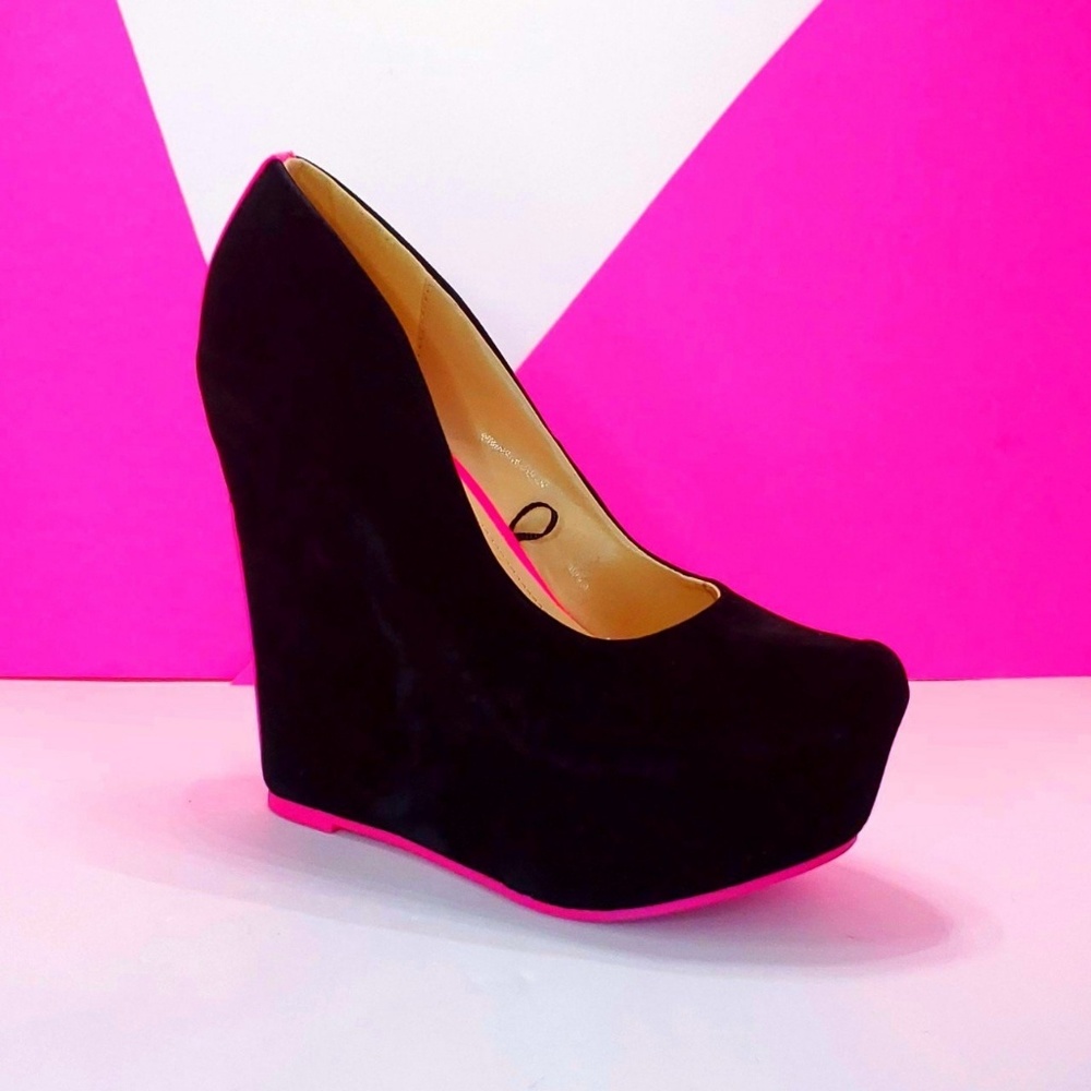 Black Velour Platform Heels With Pink Trim - Picture 3 of 4